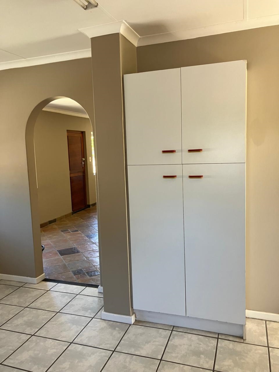 To Let 1 Bedroom Property for Rent in Bothasrus Eastern Cape